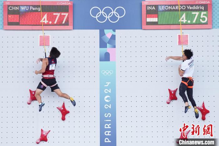 巴黎奥运攀岩速度赛：伍鹏以4.77秒夺银，仅差