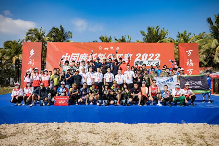 海南万宁队在神州半岛摩托艇公开赛夺得两项冠
