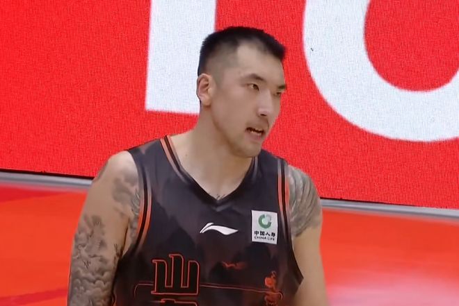 克里斯42分率队逆转青岛 山东男篮两连胜