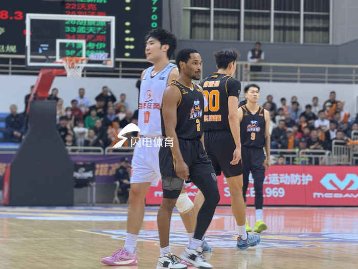 山东蜜獾常规赛收官战惜败合肥狂风 锁定季后赛