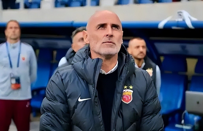 上港队穆斯卡特力推莱昂纳多挑大梁 阵容调整或