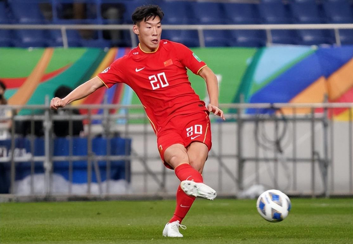 申花青训后卫余航加盟南通海门珂缔缘 冲刺中卫