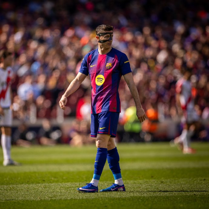 莱万或离队引热议 巴萨或出售费兰引援新边锋