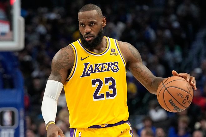 詹姆斯缺阵湖人战绩飙升