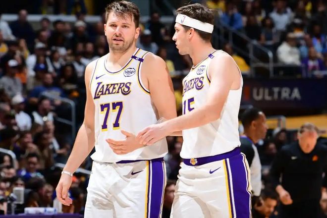 詹姆斯缺阵湖人战绩飙升，东契奇与里弗斯爆发