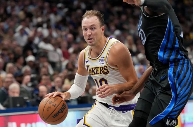 独行侠力克湖人终结三连败 肯纳德三双难掩进攻